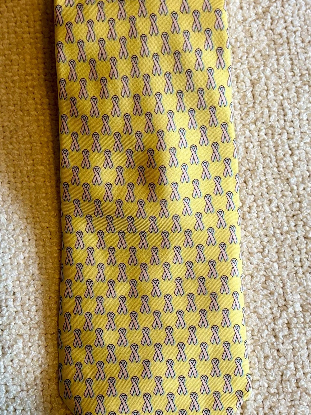 Vineyard Vines Men's Yellow Pink Awareness Ribbon Silk Tie Woven Logo Handmade